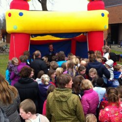 suikerspinnen uitdelen in gieten